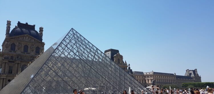 Visiter Paris à pied - Musée du Louvre